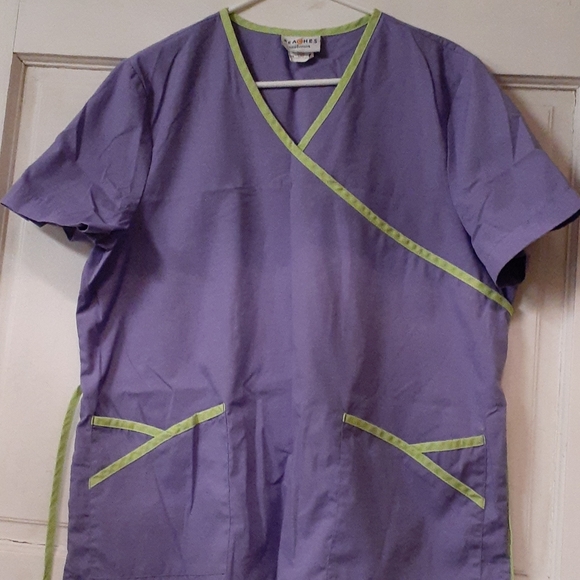 Medical scrubs - Picture 1 of 4